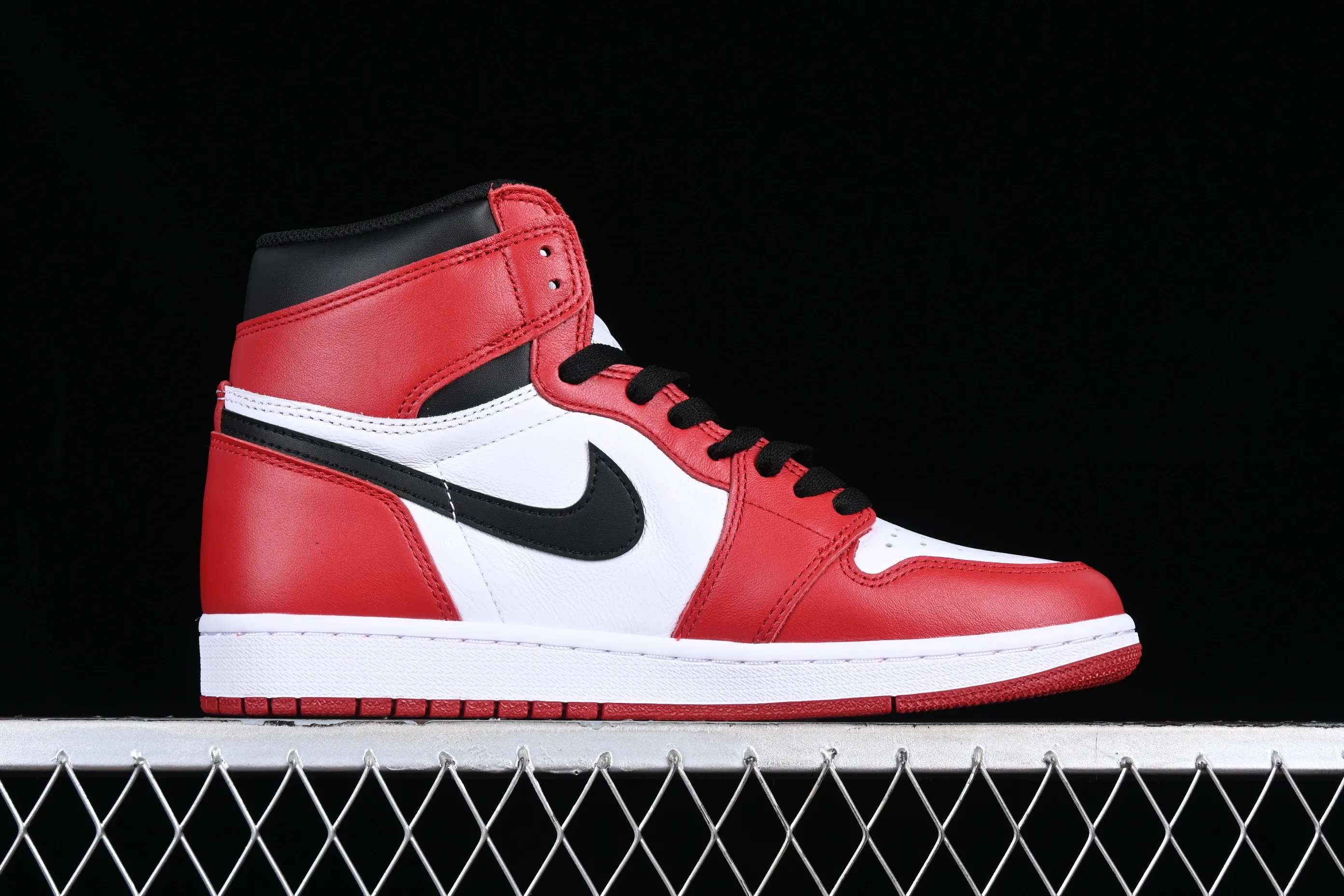 All categories Air Jordan Jordan series basketball shoes Air Jordan 1 High LJR version Air Jordan 1 OG "Chicago" AJ1 Joe 1 Chicago Bulls original color basketball shoes 555088-101